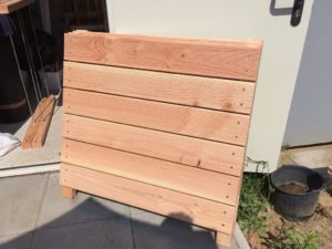 Hochbeet selber bauen - Seitenteil fertig